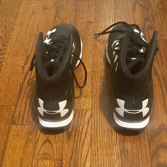 Mens Under Armour cleats.. size 11 mens. Black and white. - Picture 2 of 5